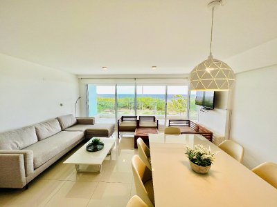 VENTA APARTAMENTO EN PRIMERA LINEA MANSA PUNTA DEL ESTE