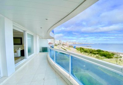 Venta de apartamento en Playa Mansa: 