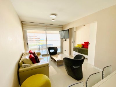 Venta Apartamento dos dormitorios y medio  - Playa Brava - Punta del Este