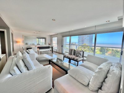 Venta - Apartamento de categoria , 3 suites , Playa Brava , Punta del Este