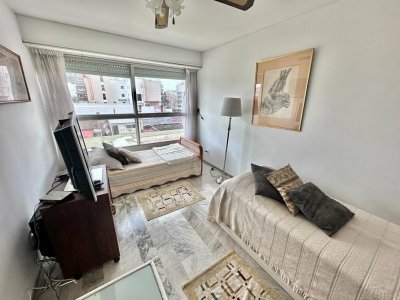 Venta - Peninsula 1 dormitorio con garaje , Punta del Este