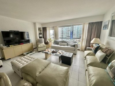 Venta- apartamento de 3 dormitorios  , zona Playa Brava SAP5686588
