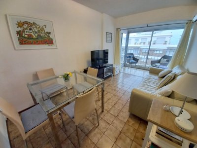 Venta - Apartamento - Península, 2 Dormitorios, Vista al Mar
