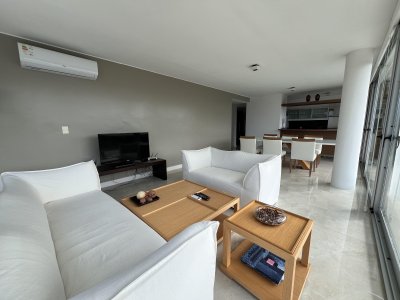 Departamento en Playa Brava
