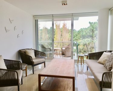 Venta departamento Playa Brava  2 dormitorios   2 baños