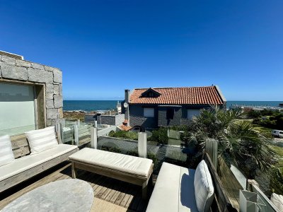 VENTA  APARTAMENTO TIPO CASA MONTOYA LA BARRA PUNTA DEL ESTE