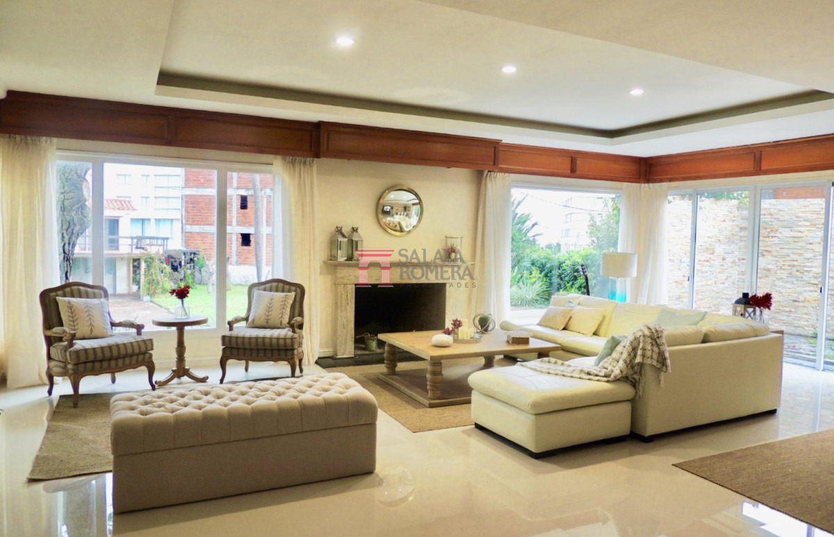 Venta Casa en Playa Mansa - GoPunta - Portal Inmobiliario de Punta del Este - Maldonado