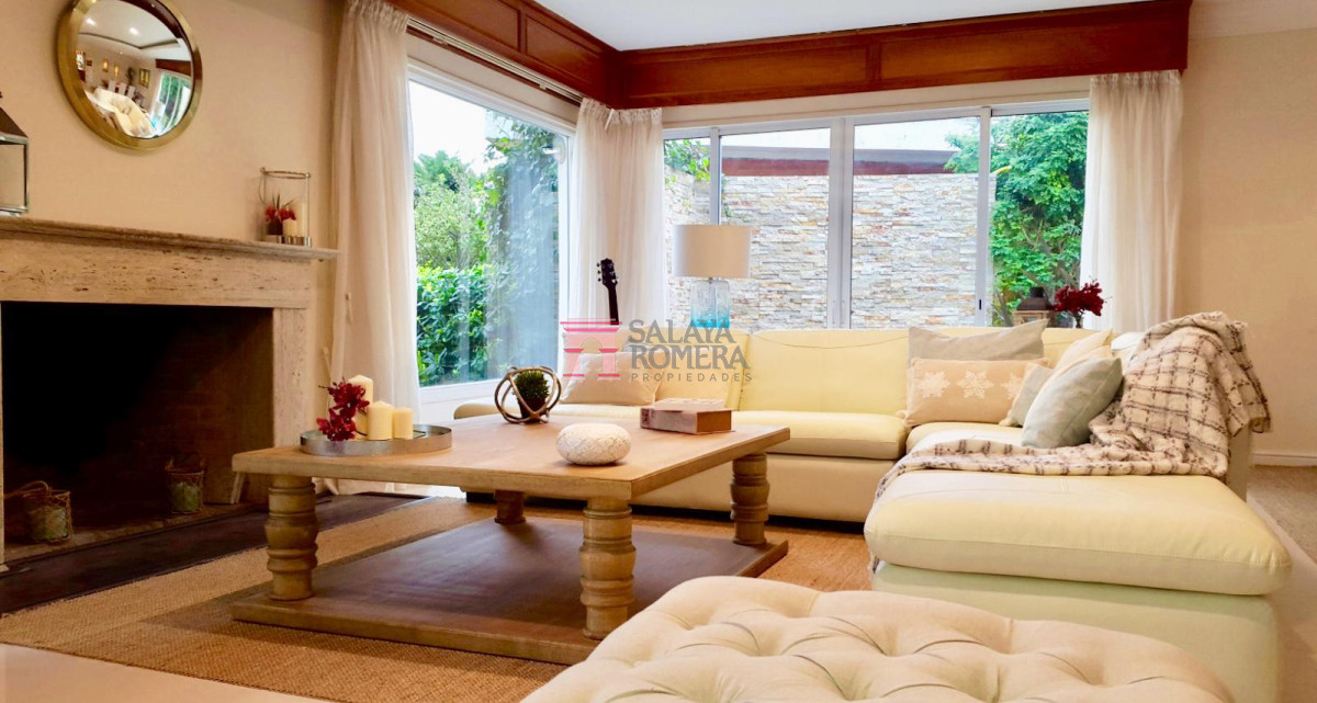 Venta Casa en Playa Mansa - GoPunta - Portal Inmobiliario de Punta del Este - Maldonado