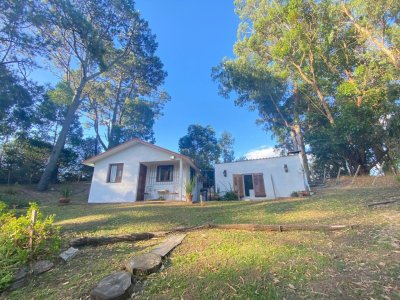 VENTA - Casa de dos dormitorios en Solanas Punta Ballena 