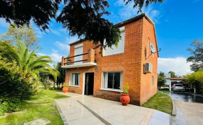 Venta , casa , 3 dormitorios y dependencia , La barra , Punta del este SHO4291412.