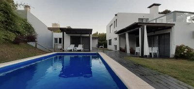 Venta , casa de 4 dormitorios , Rincon del Indio , Punta del Este