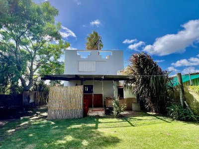VENTA DE CASA 2 DORMITORIOS EN BALNEARIO BUENOS AIRES 