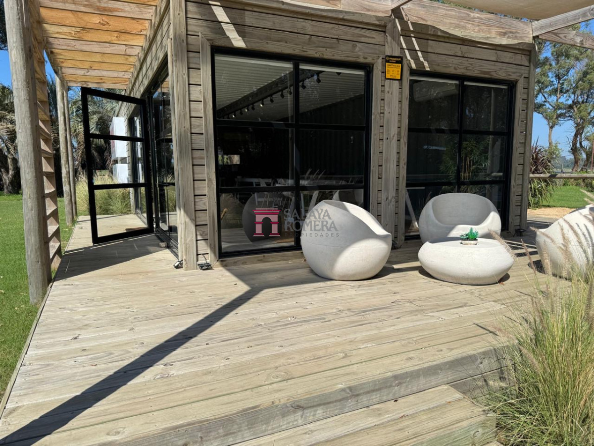 Estupendo Local en la Mejor Ubicacion de La Barra - GoPunta - Portal Inmobiliario de Punta del Este - Maldonado