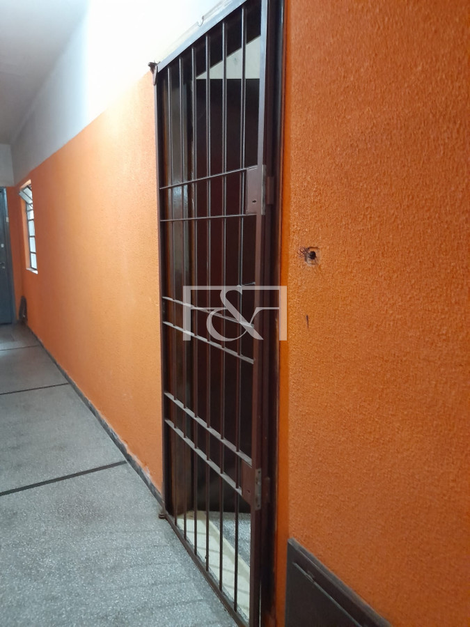 Apartamento ID.2105 - VENTA APARTAMENTO 2 DORMITORIOS - PLANTA BAJA EN CIUDAD VIEJA