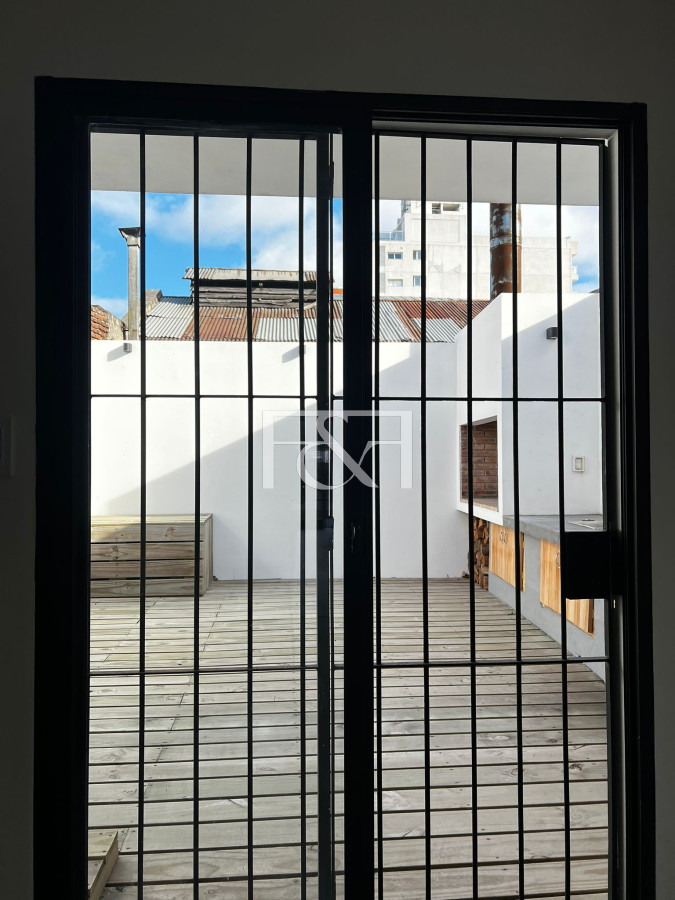 Apartamento ID.2489 - Venta apto, 2 dor ,Balcon , patio con parrilllero a estrenar Aguada