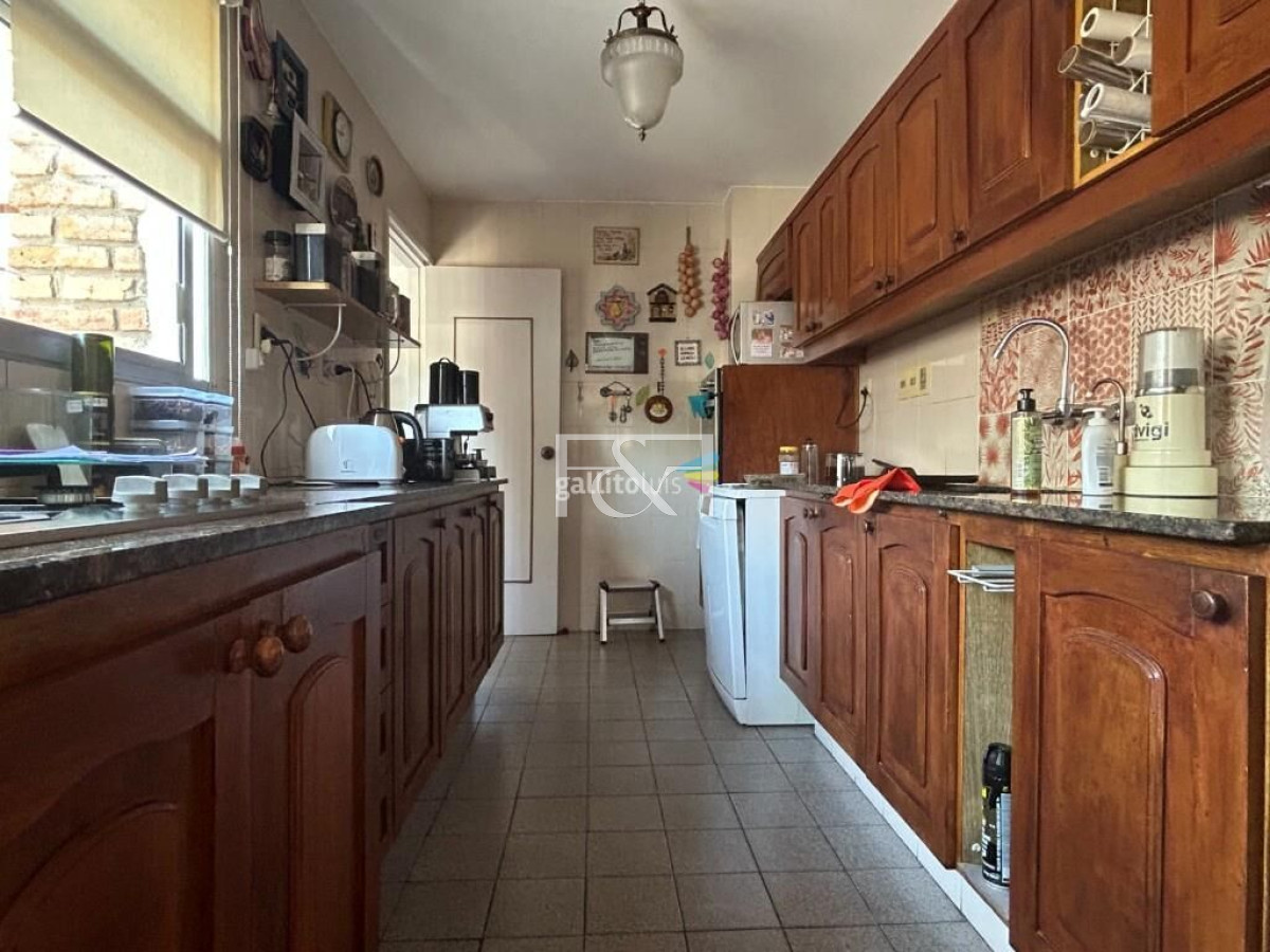 Apartamento ID.2636 - Alquiler en Punta Carretas 2 Dormitorios Con Garaje!!!