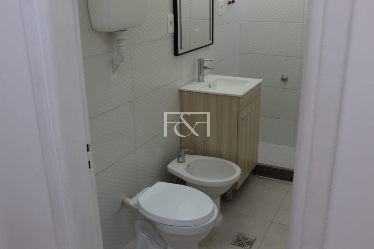 Apartamento ID.2796 - Venta, impecable apartamento 2 dor, patio, azotea de uso exclusivo