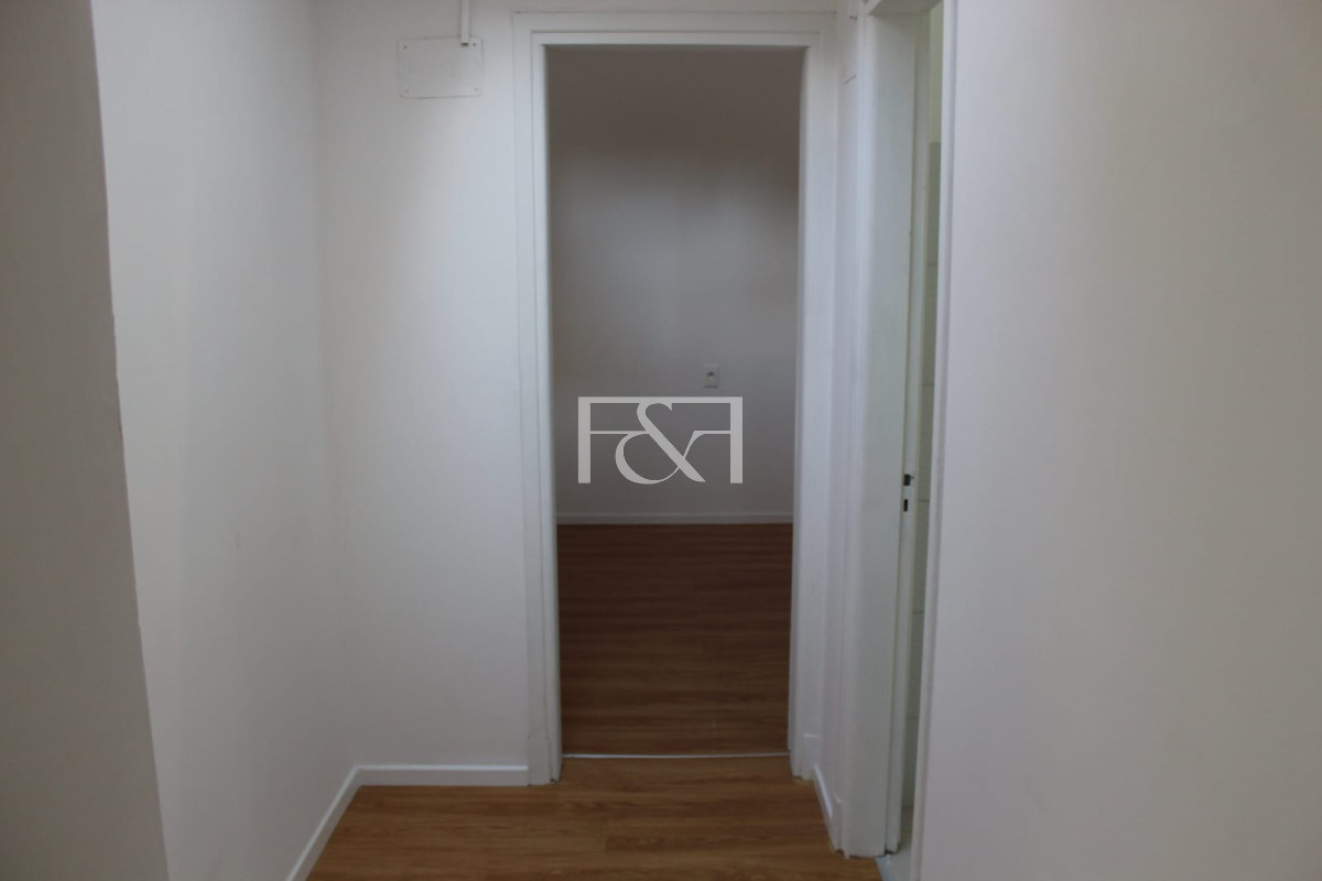 Apartamento ID.2796 - Venta, impecable apartamento 2 dor, patio, azotea de uso exclusivo