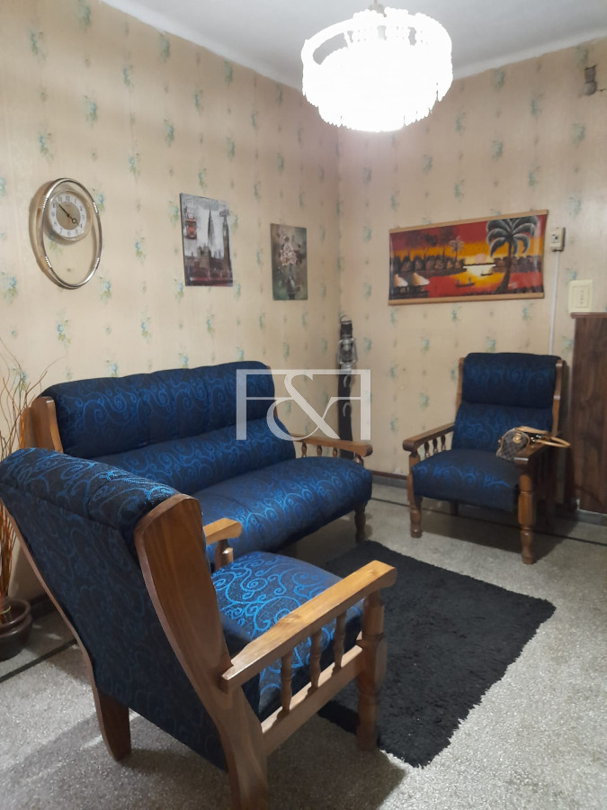 Apartamento ID.2105 - VENTA APARTAMENTO 2 DORMITORIOS - PLANTA BAJA EN CIUDAD VIEJA