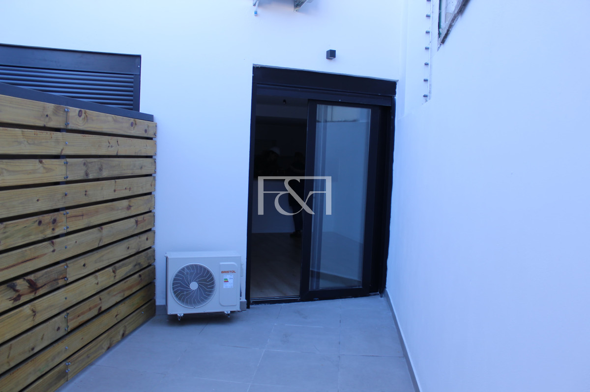 Apartamento ID.2813 - Alquilo apto a estrenar , patio con parrillero de uso exclusivo
