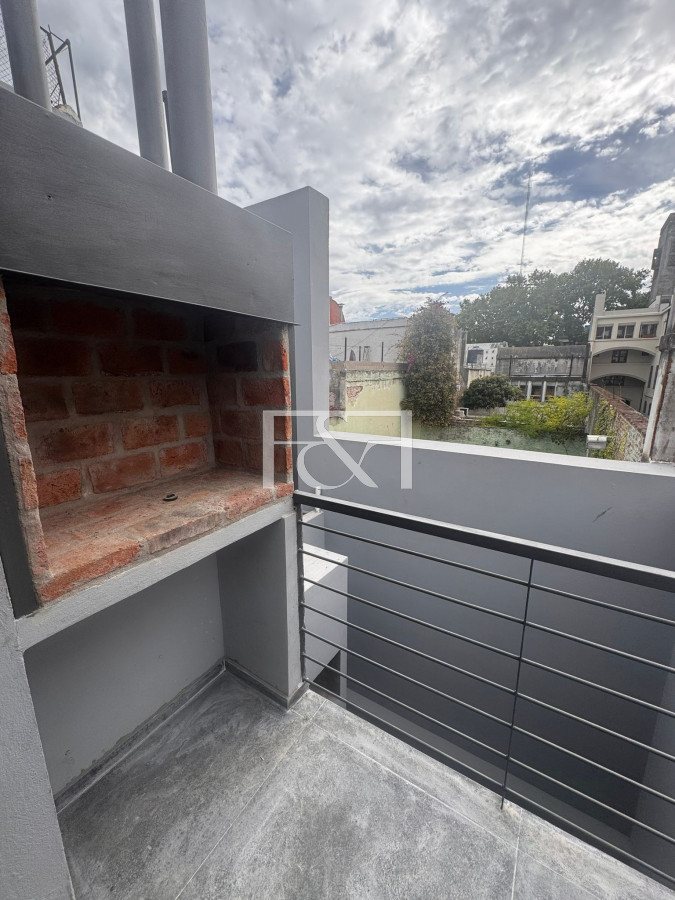 Apartamento ID.2668 - ALQUILER MONOAMBIENTE CON PARRILLERO A ESTRENAR EN BARRIO SUR