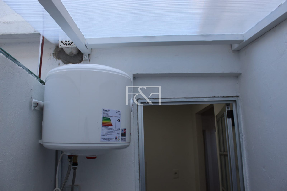 Apartamento ID.2796 - Venta, impecable apartamento 2 dor, patio, azotea de uso exclusivo