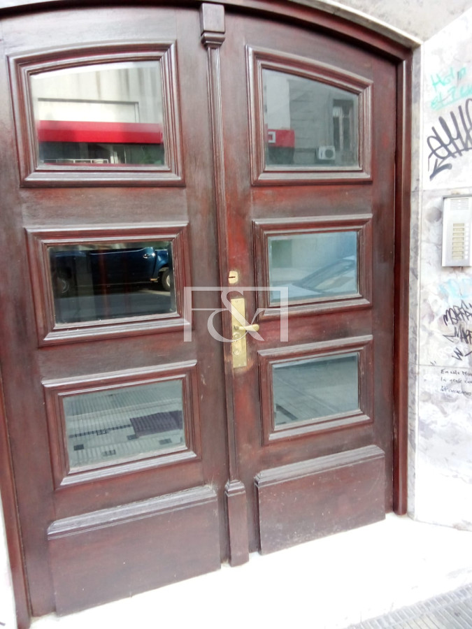 Apartamento ID.2709 - VENTA CON RENTA DE APARTAMENTO DE 1 DORMITORIO EN EL CENTRO