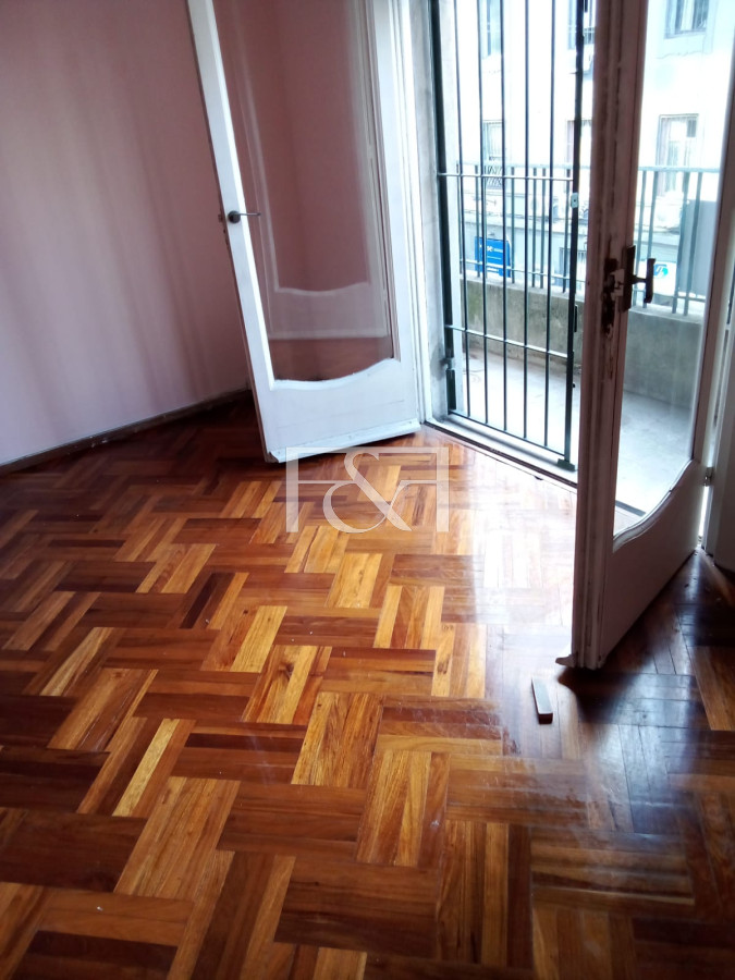 Apartamento ID.2709 - VENTA CON RENTA DE APARTAMENTO DE 1 DORMITORIO EN EL CENTRO
