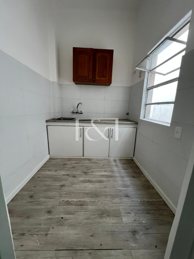 Apartamento ID.2886 - Alquilo apartamento 3 dormitorios , 2 balcones frente y Interno sobre 8 de octubre esq Paladino