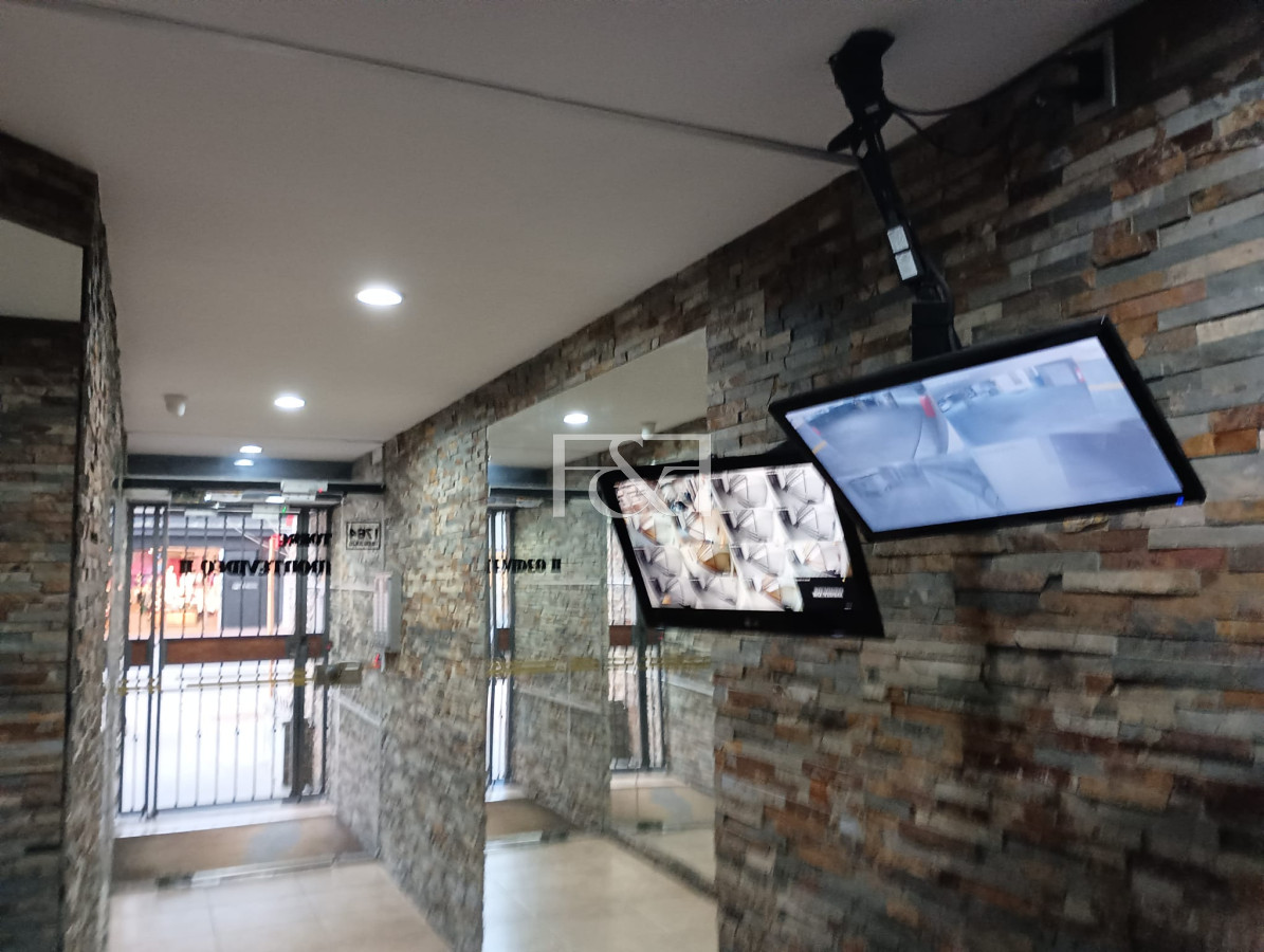 Apartamento ID.2250 - Se vende monoambiente en pleno centro de 18 de Julio.