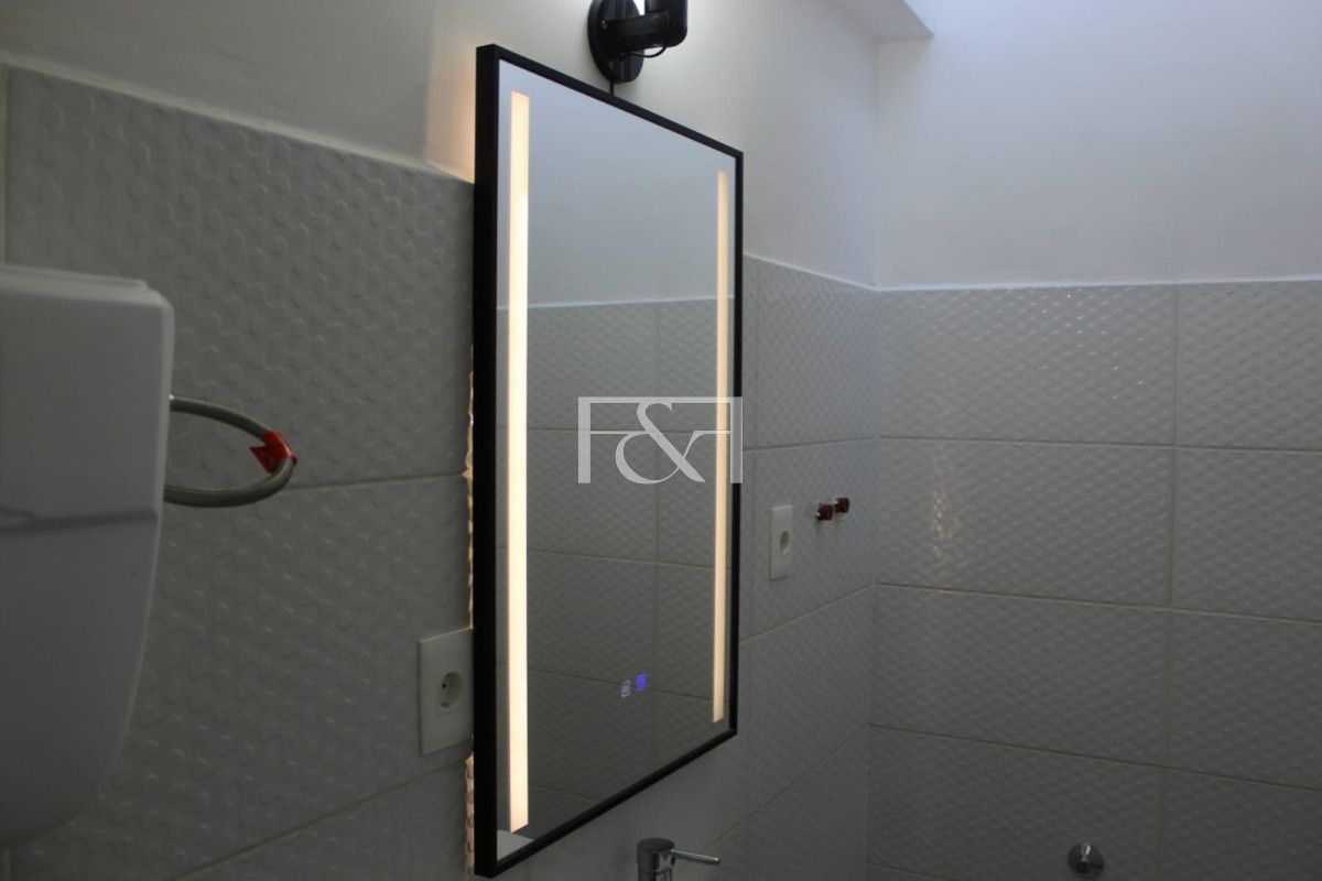 Apartamento ID.2796 - Venta, impecable apartamento 2 dor, patio, azotea de uso exclusivo
