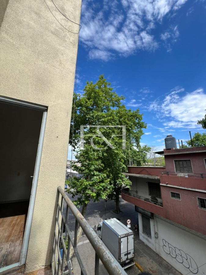 Apartamento ID.2886 - Alquilo apartamento 3 dormitorios , 2 balcones frente y Interno sobre 8 de octubre esq Paladino