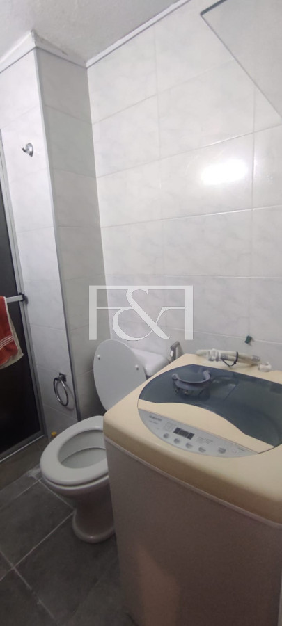 Apartamento ID.2250 - Se vende monoambiente en pleno centro de 18 de Julio.