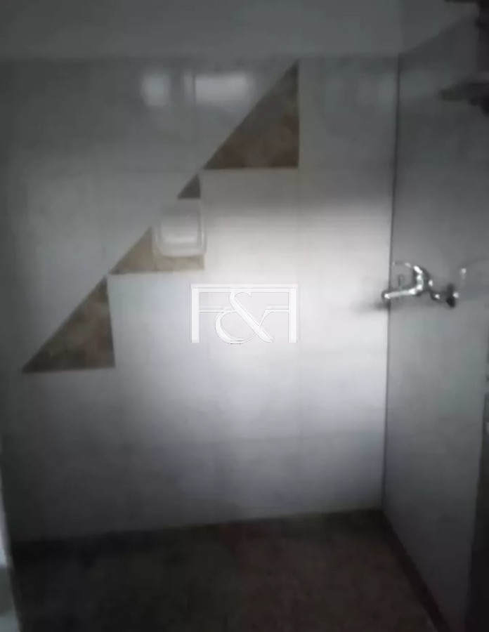 Apartamento ID.2554 - Vende apartamento independiente , 1 dor, frente, fondo . Cerro