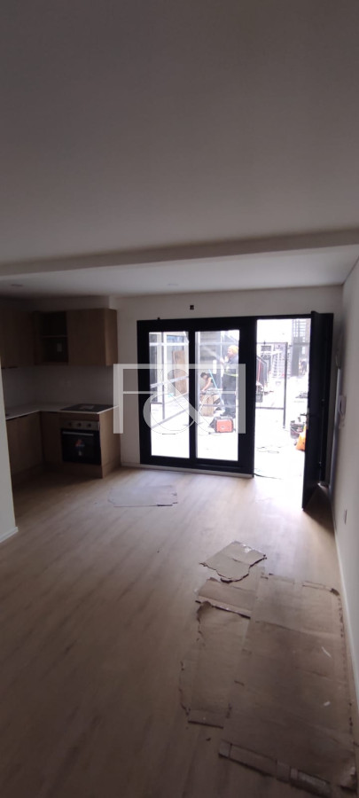Apartamento ID.2582 - Se vende Apartamento Duplex de un Dormitorio en Tres Cruces