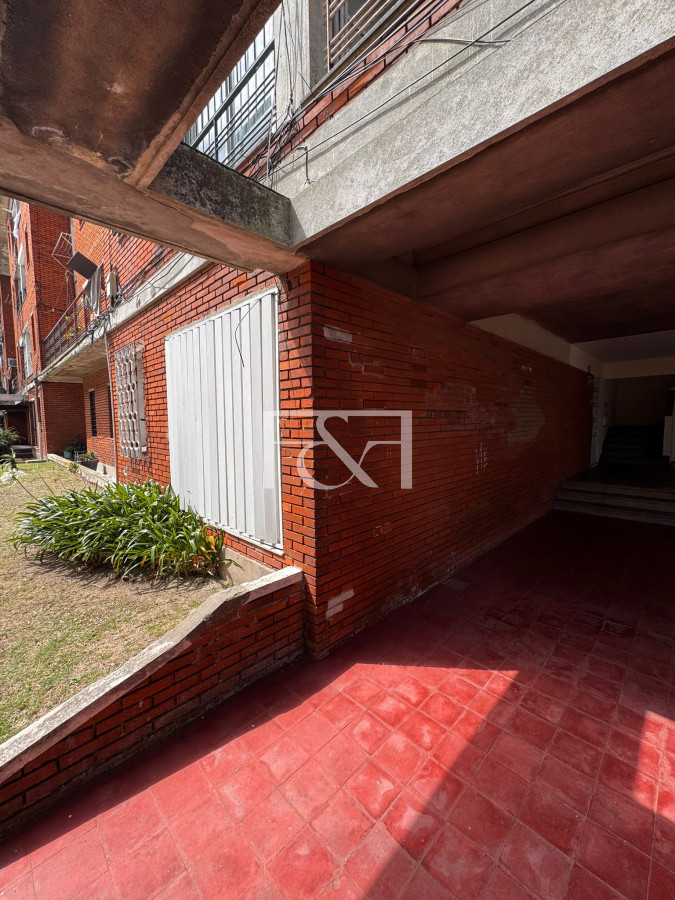 Apartamento ID.2650 - Vende amplio monoambiente Capurro