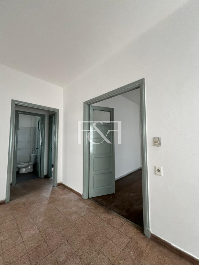 Apartamento ID.2886 - Alquilo apartamento 3 dormitorios , 2 balcones frente y Interno sobre 8 de octubre esq Paladino
