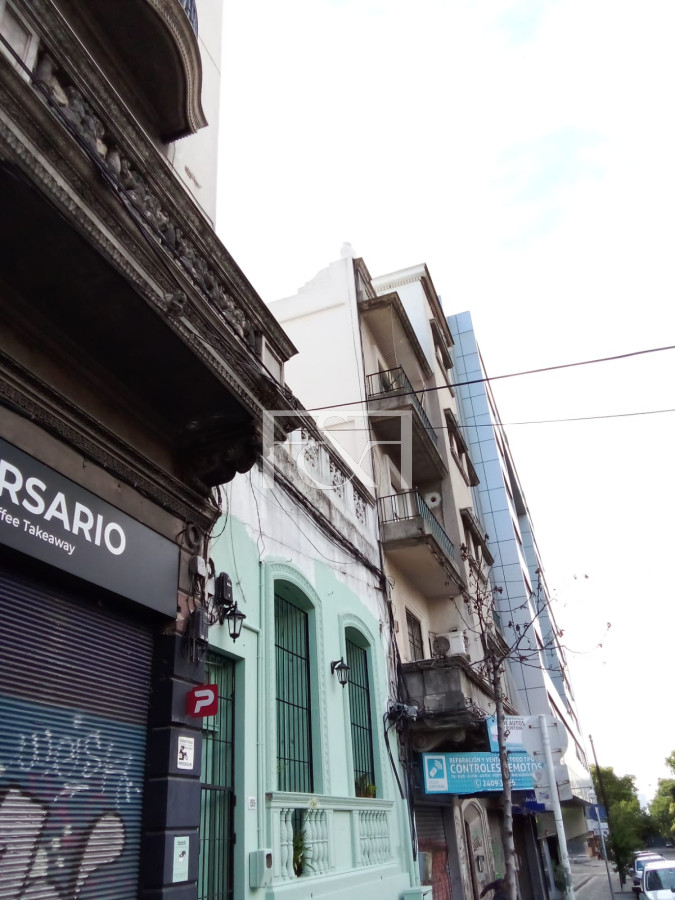 Apartamento ID.2709 - VENTA CON RENTA DE APARTAMENTO DE 1 DORMITORIO EN EL CENTRO