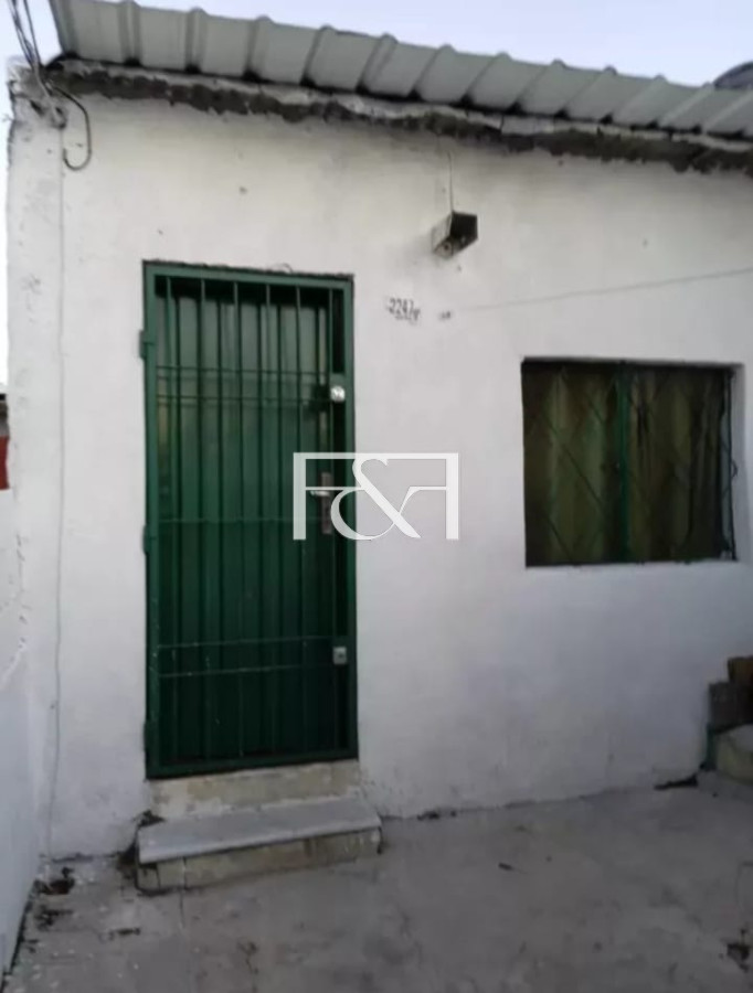 Apartamento ID.2554 - Vende apartamento independiente , 1 dor, frente, fondo . Cerro