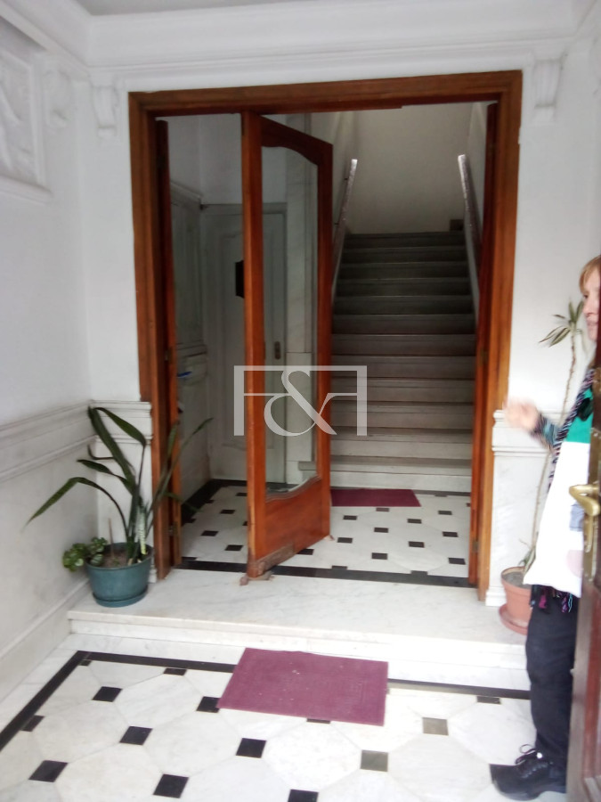Apartamento ID.2709 - VENTA CON RENTA DE APARTAMENTO DE 1 DORMITORIO EN EL CENTRO