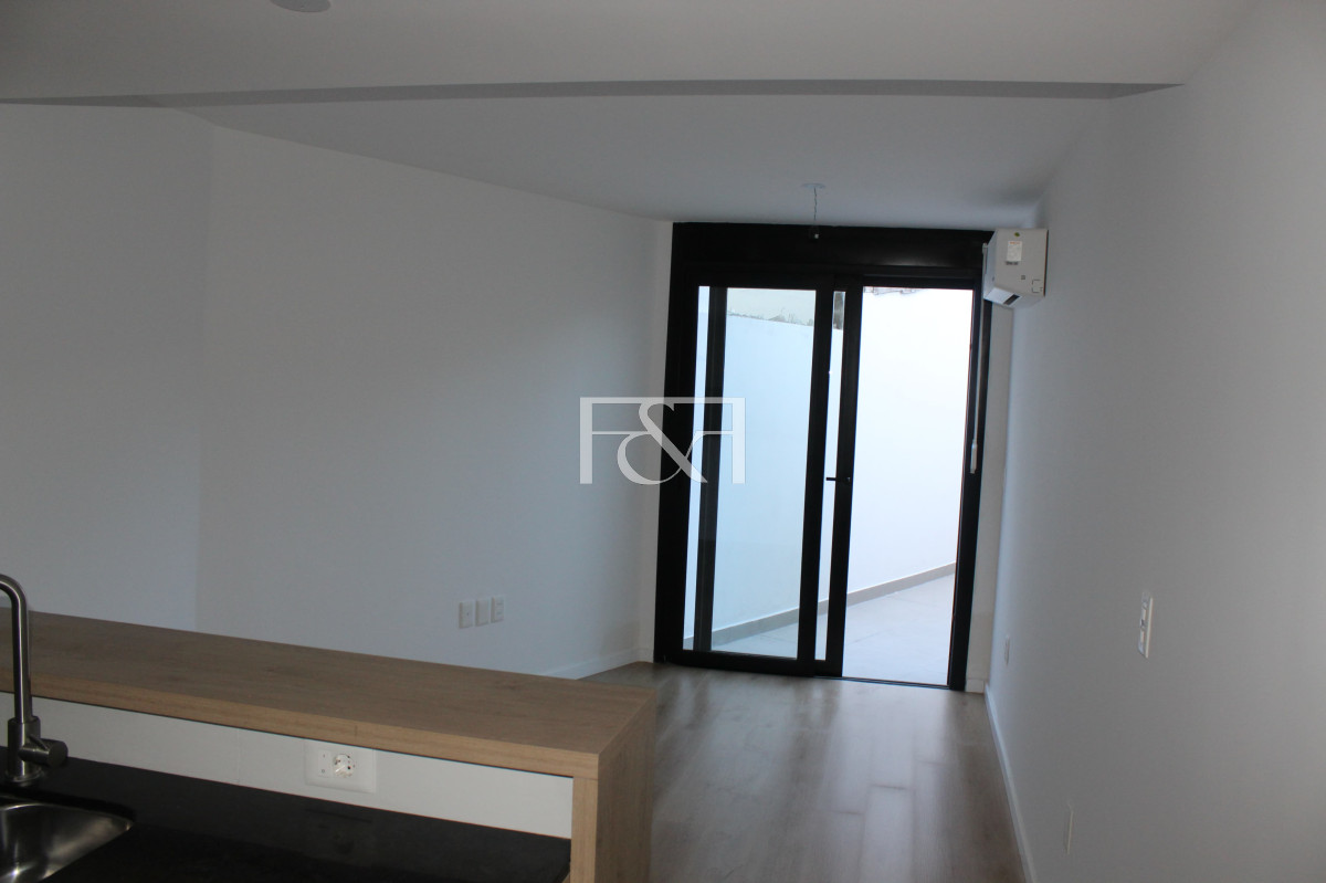 Apartamento ID.2800 - ALQUILER MONOAMBIENTE CON PATIO Y PARRILLERO EN LA BLANQUEADA ¡A ESTRENAR!
