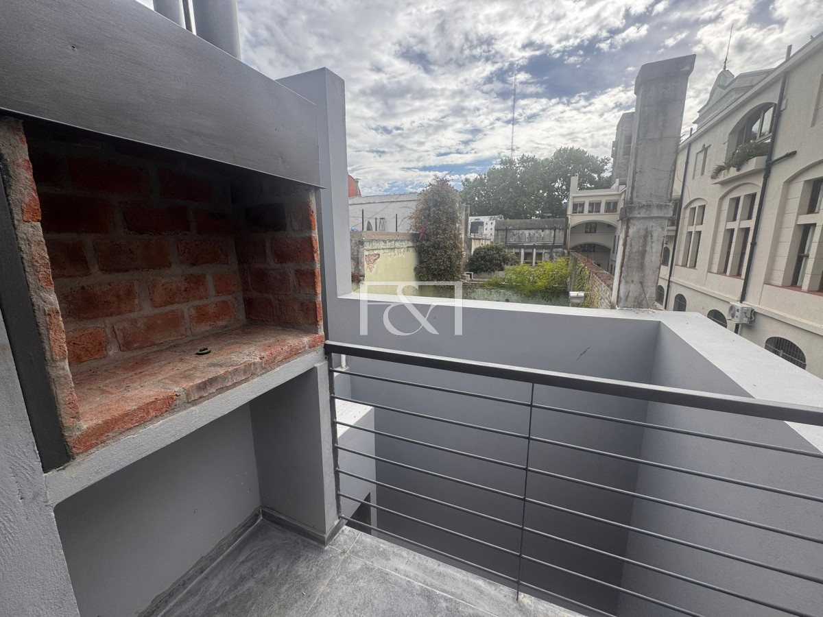 Apartamento ID.2668 - ALQUILER MONOAMBIENTE CON PARRILLERO A ESTRENAR EN BARRIO SUR