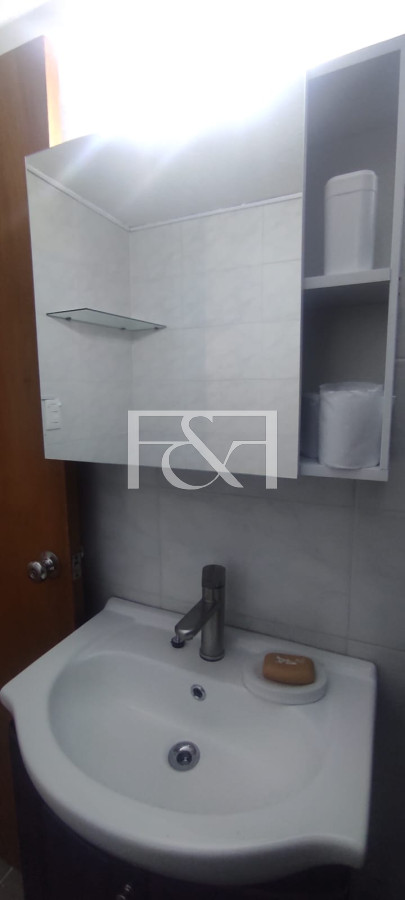 Apartamento ID.2250 - Se vende monoambiente en pleno centro de 18 de Julio.