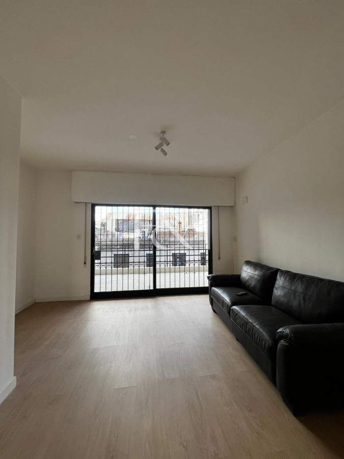 Apartamento ID.2489 - Venta apto, 2 dor ,Balcon , patio con parrilllero a estrenar Aguada