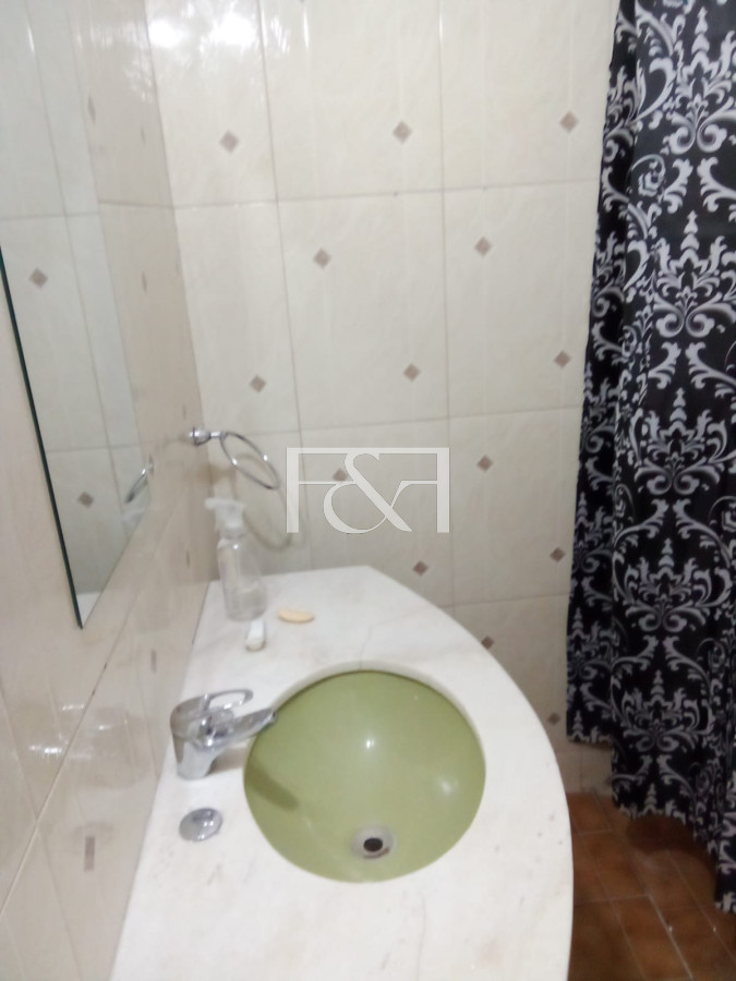 Apartamento ID.2709 - VENTA CON RENTA DE APARTAMENTO DE 1 DORMITORIO EN EL CENTRO