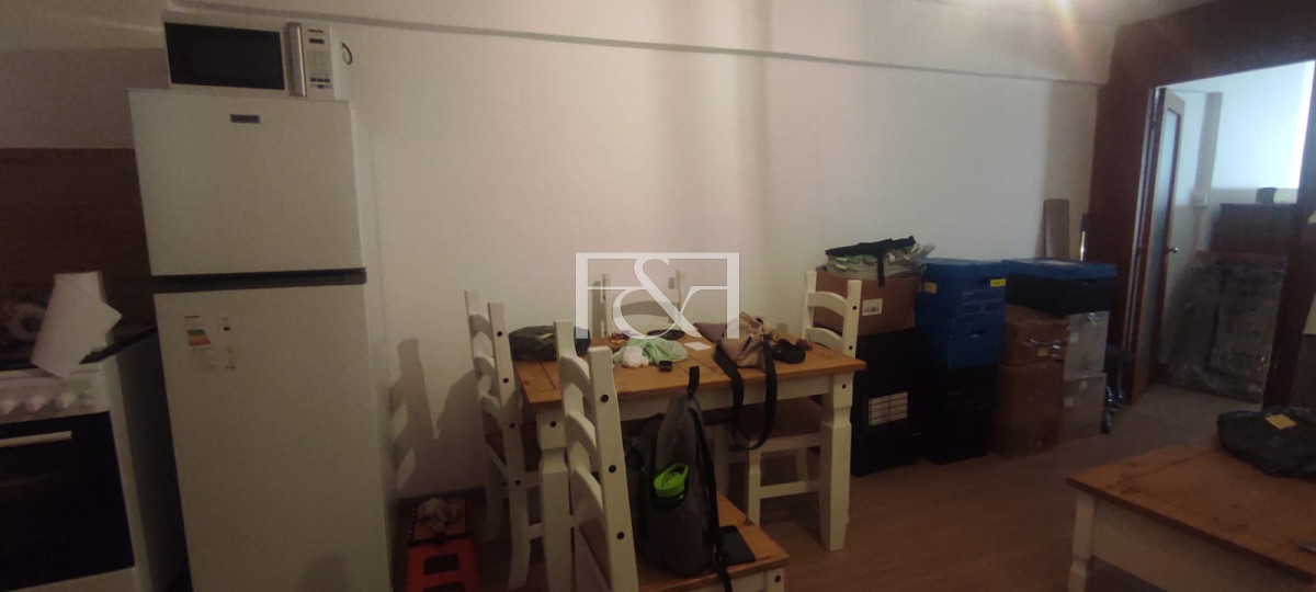 Apartamento ID.2250 - Se vende monoambiente en pleno centro de 18 de Julio.
