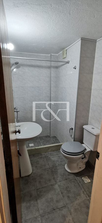 Apartamento ID.2250 - Se vende monoambiente en pleno centro de 18 de Julio.