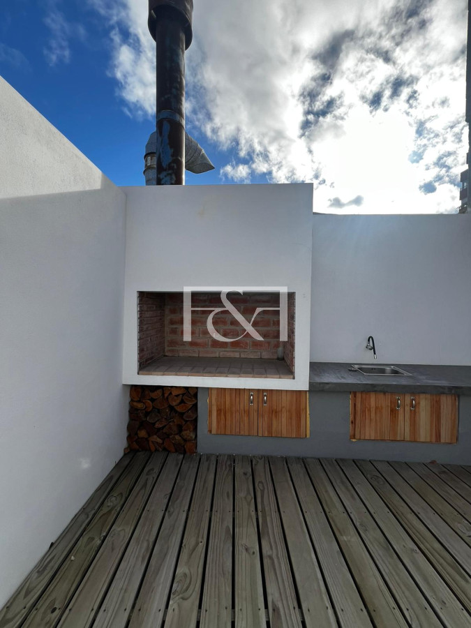 Apartamento ID.2489 - Venta apto, 2 dor ,Balcon , patio con parrilllero a estrenar Aguada