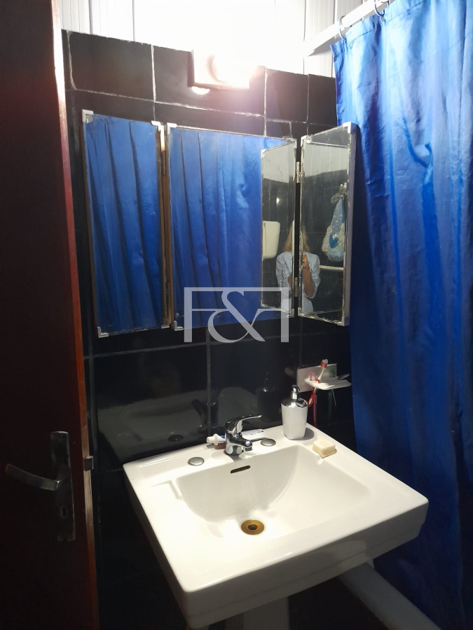 Apartamento ID.2105 - VENTA APARTAMENTO 2 DORMITORIOS - PLANTA BAJA EN CIUDAD VIEJA