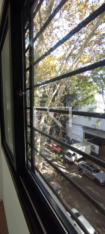 Apartamento ID.2582 - Se vende Apartamento Duplex de un Dormitorio en Tres Cruces